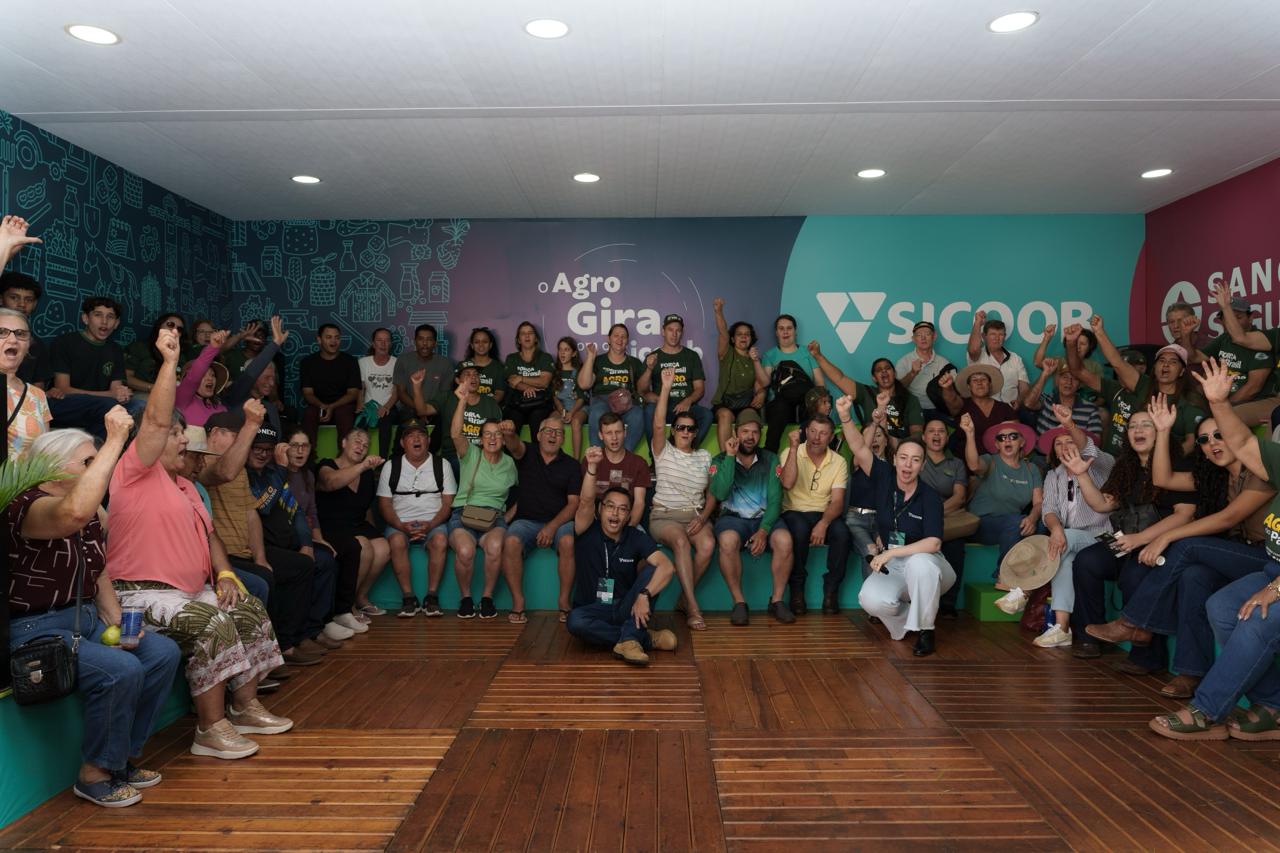Segundo dia do Sicoob no Show Rural Coopavel reforça relacionamento, gera R$ 2,92 bilhões em protocolos e projeta meta de R$ 4 bilhões