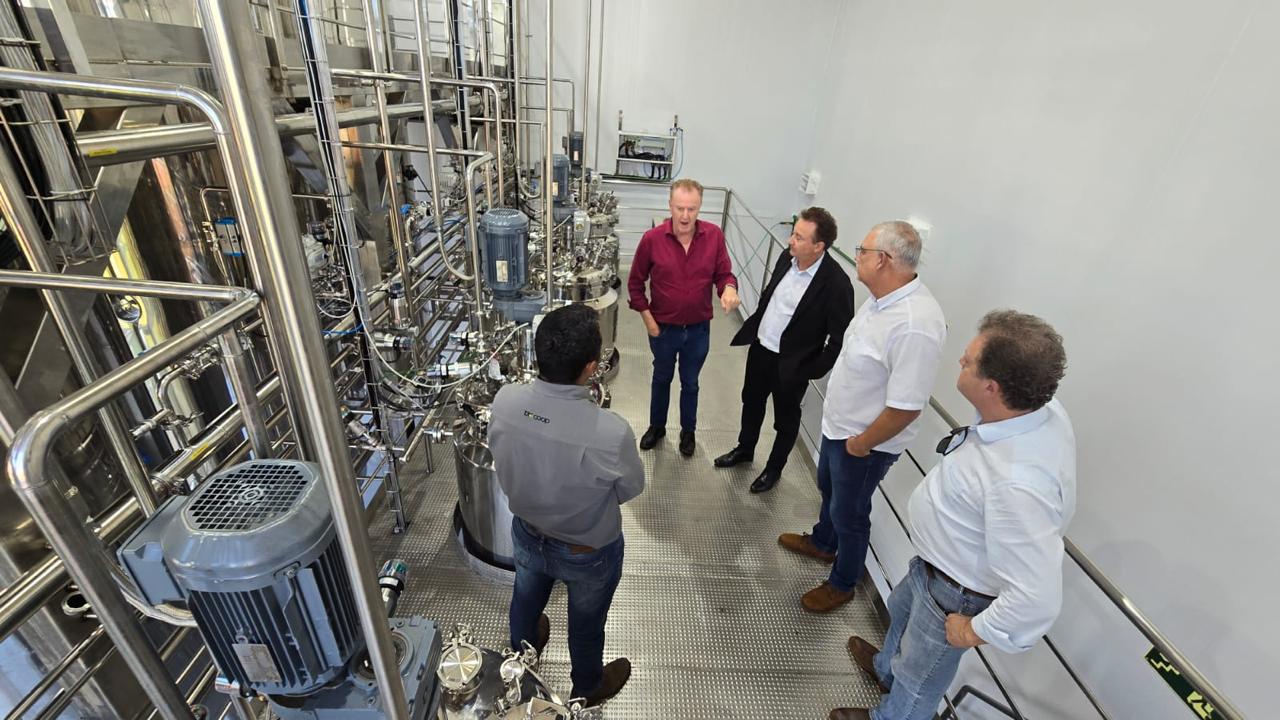 Crea e FEAPR destacam o pioneirismo da Coopavel com fábrica de bioinsumos
