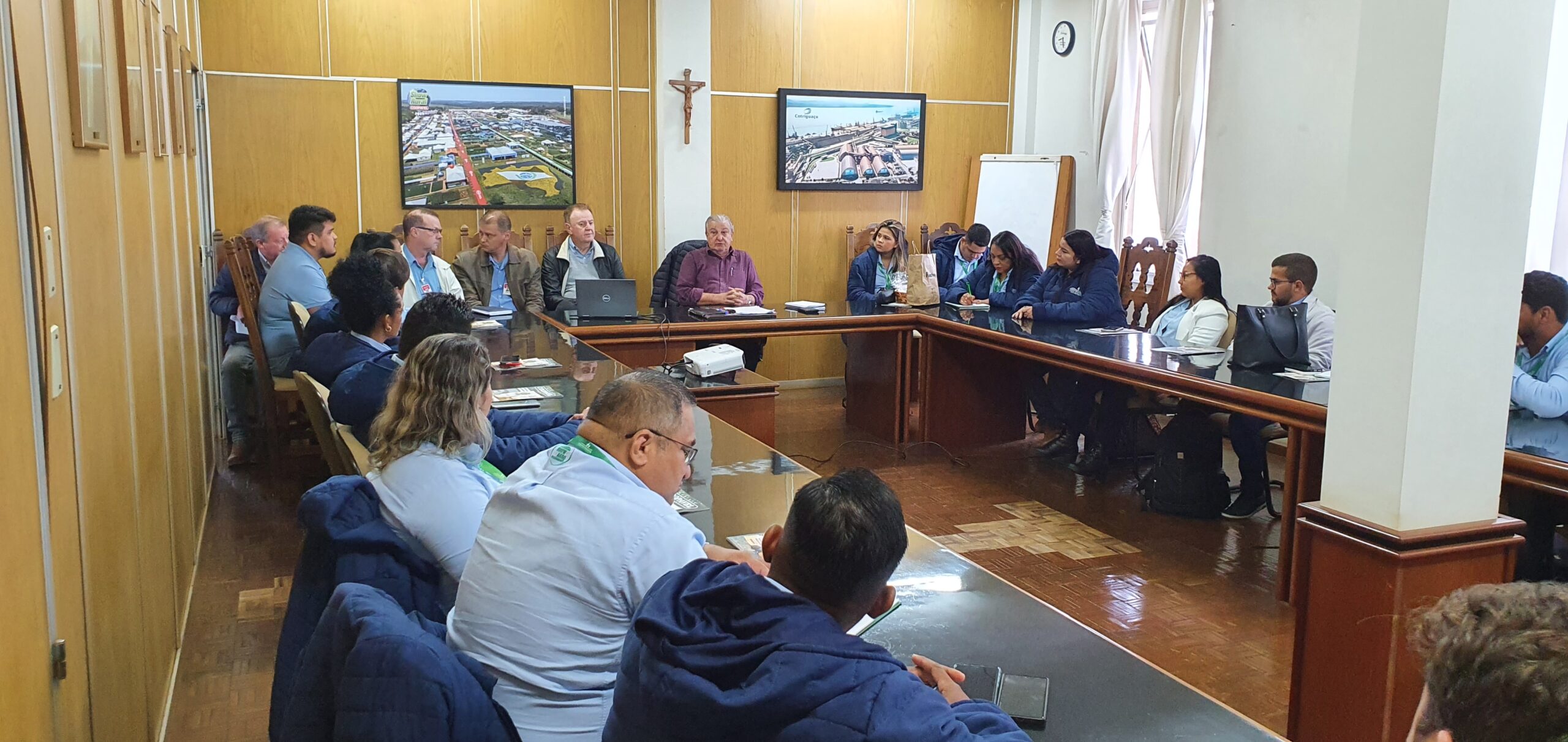 Coopernorte conhece a história e estruturas da Coopavel