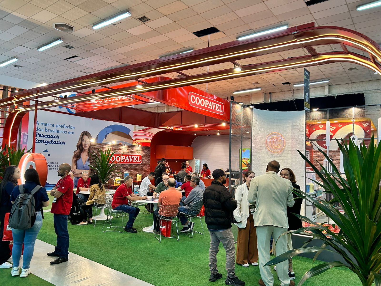 Coopavel leva à ExpoApras produtos conectados à sustentabilidade e ESG