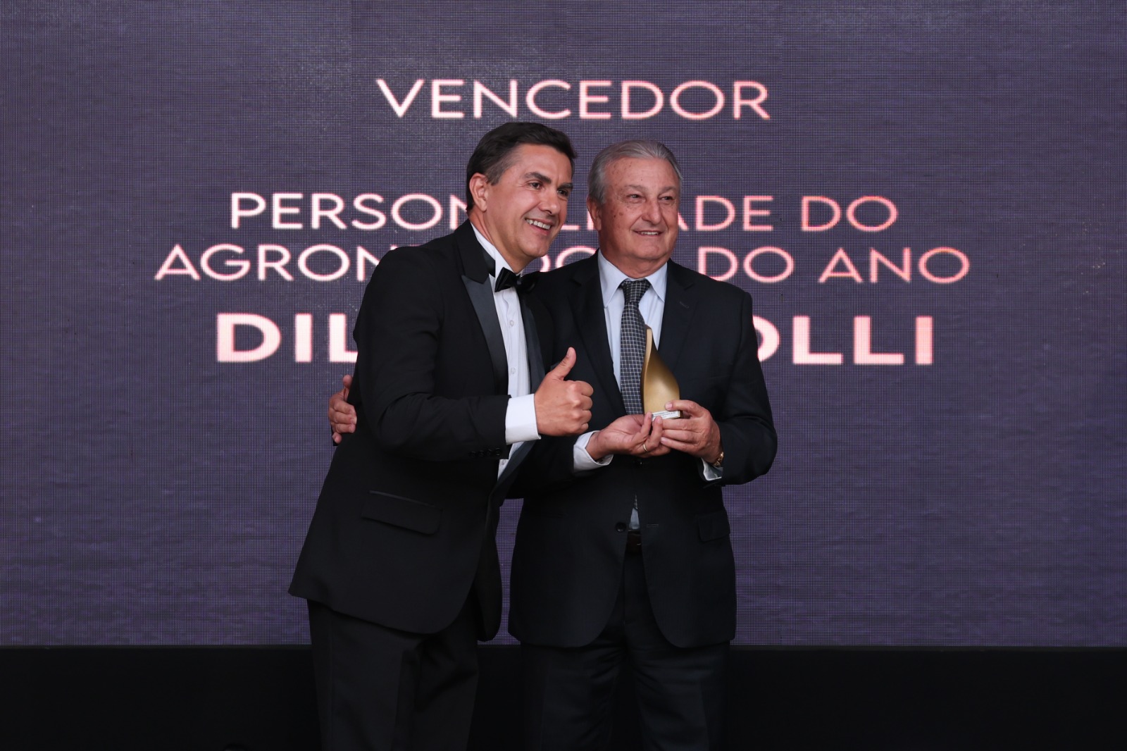 Dilvo Grolli é homenageado no Prêmio Personalidades Topview
