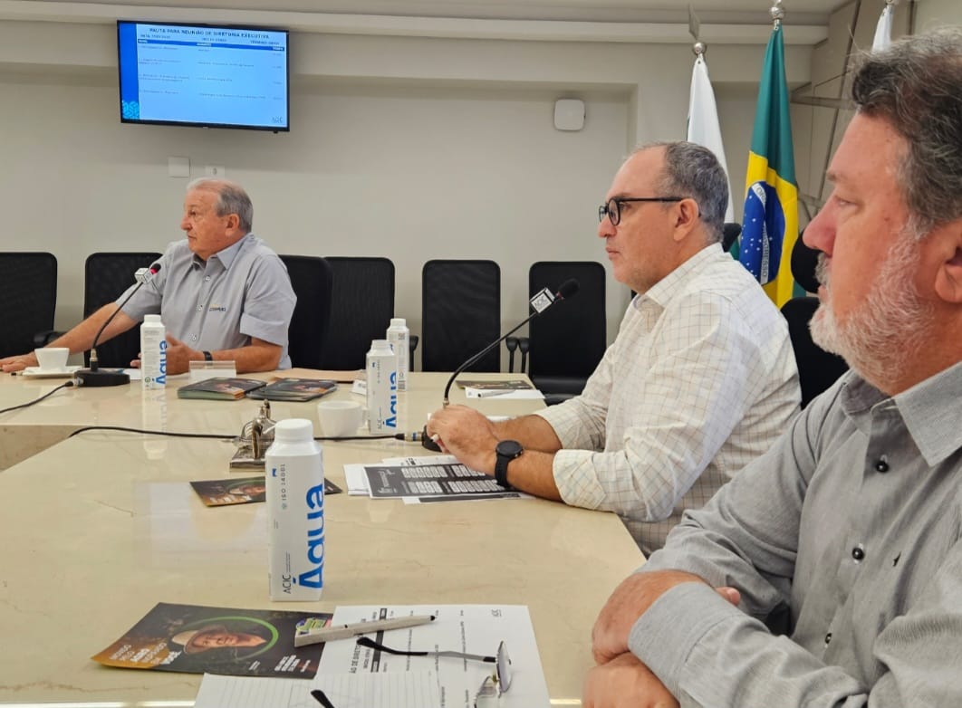Dilvo fala na Acic sobre a importância do Show Rural ao agro e ao Oeste do Paraná